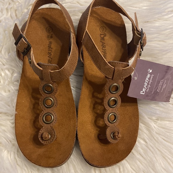 Bearpaw Sandals size 6 brand new with tags color light brown  (G8) - Picture 2 of 12